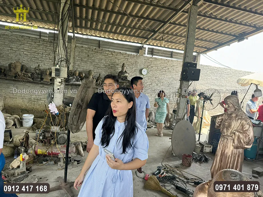 H&igrave;nh ảnh đo&agrave;n kh&aacute;ch VIPP tham quan xưởng 